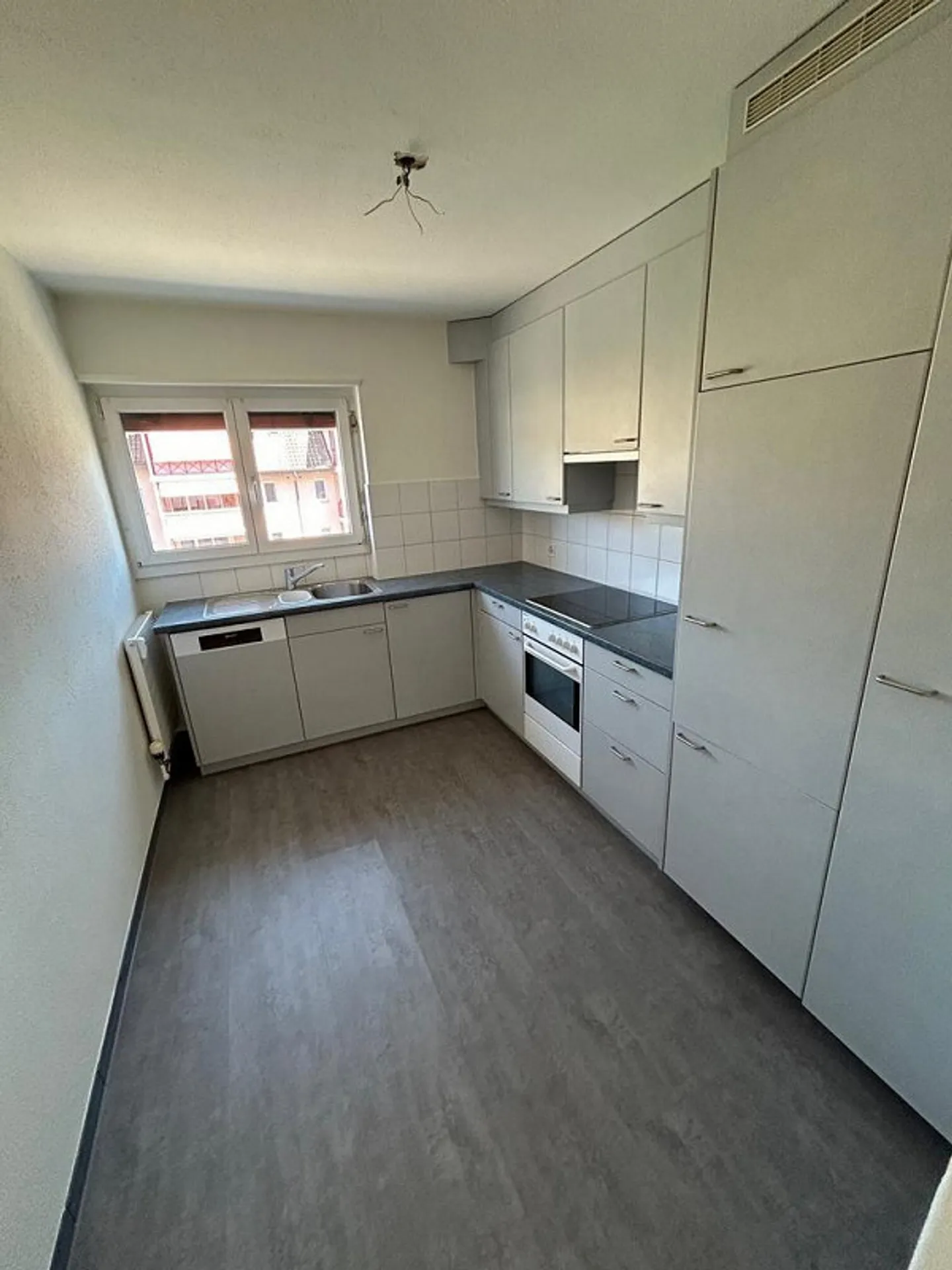 Appartement spacieux de 4 pièces dans un bel emplacement ! - Photo 8 sur 9