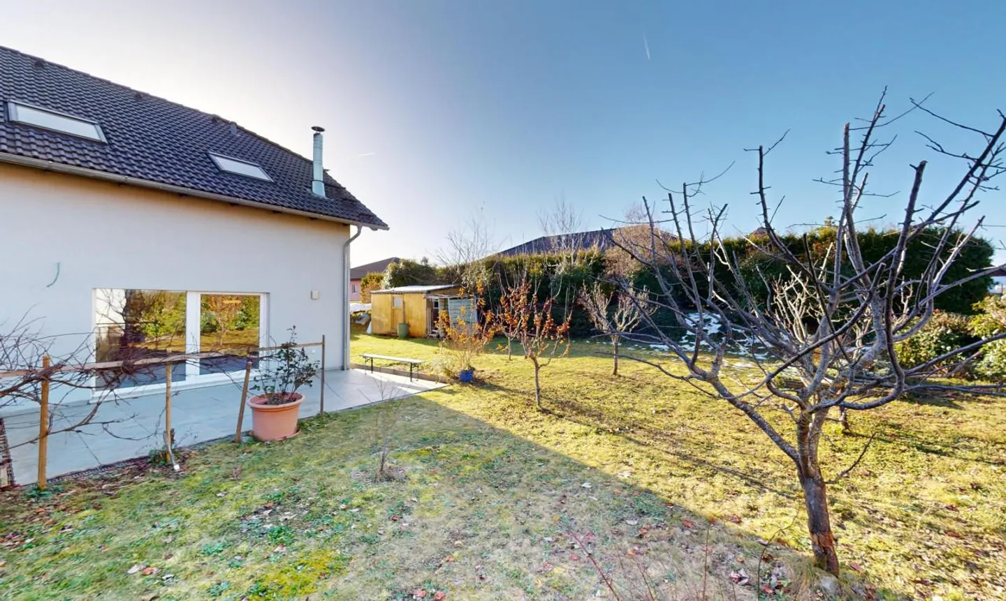 Exchange the city for the serenity of the countryside! - Photo 1 of 13