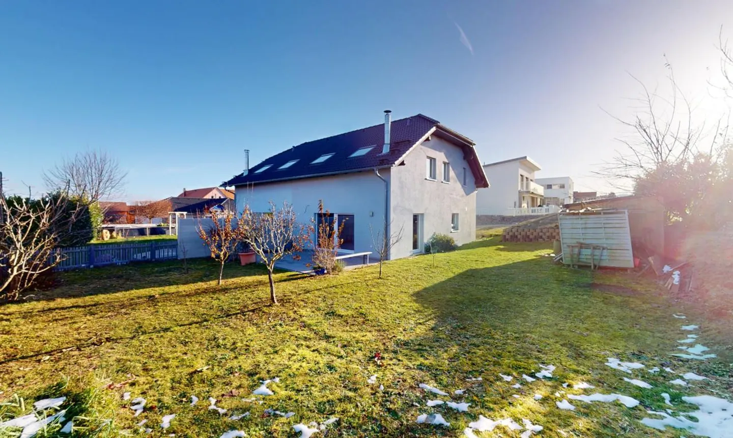 Exchange the city for the serenity of the countryside! - Photo 4 of 13