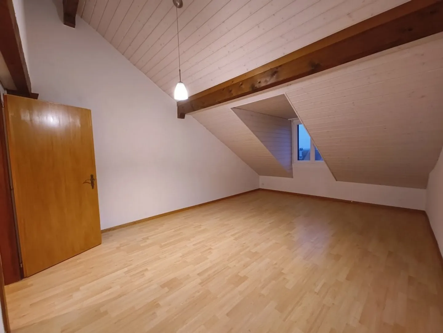 Magnifico triplex luminoso in una vecchia casa di villaggio - Foto 9 di 12