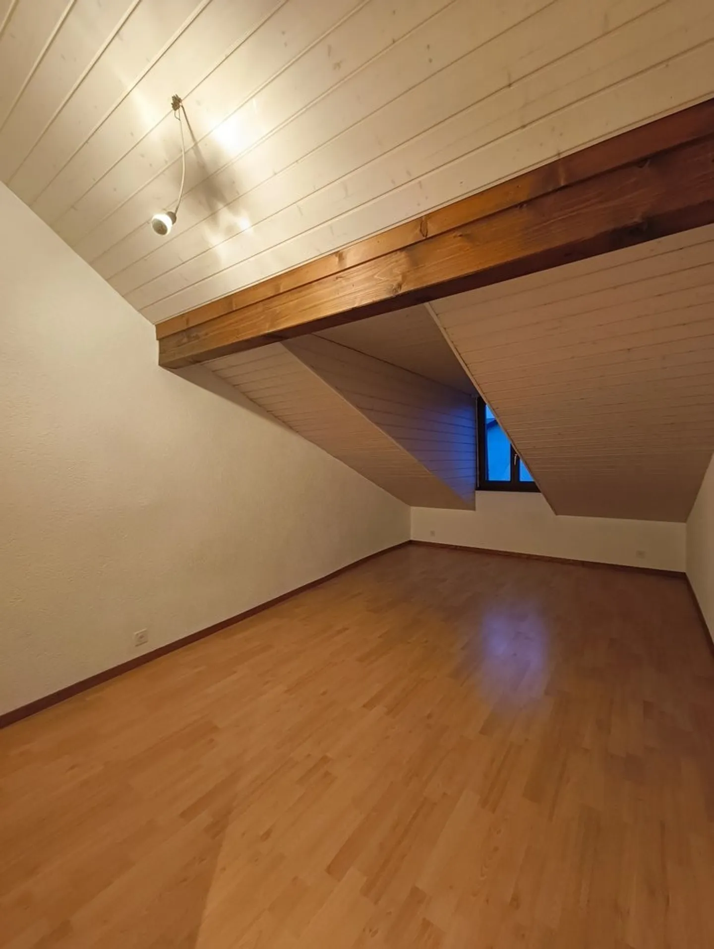 Magnifico triplex luminoso in una vecchia casa di villaggio - Foto 10 di 12