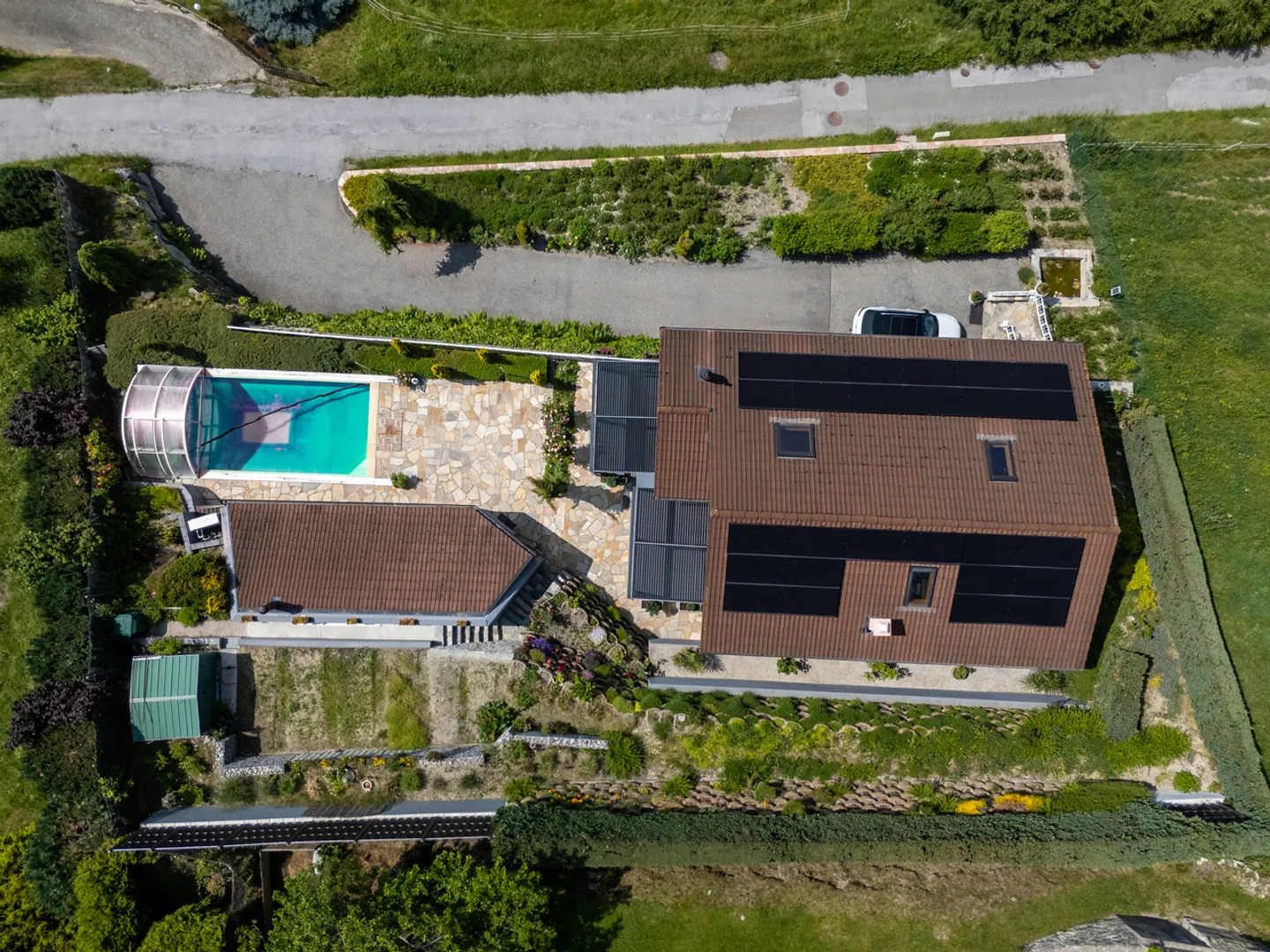 Panoramic View & Alpine Elegance with Pool - Photo 15 of 15