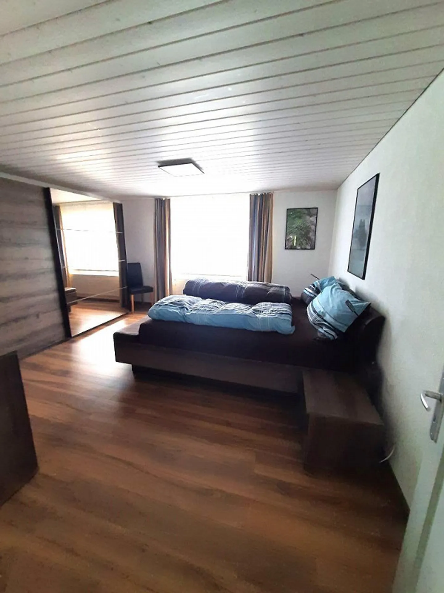 5 1/2 room single-family house with separate double garage - Photo 9 of 12