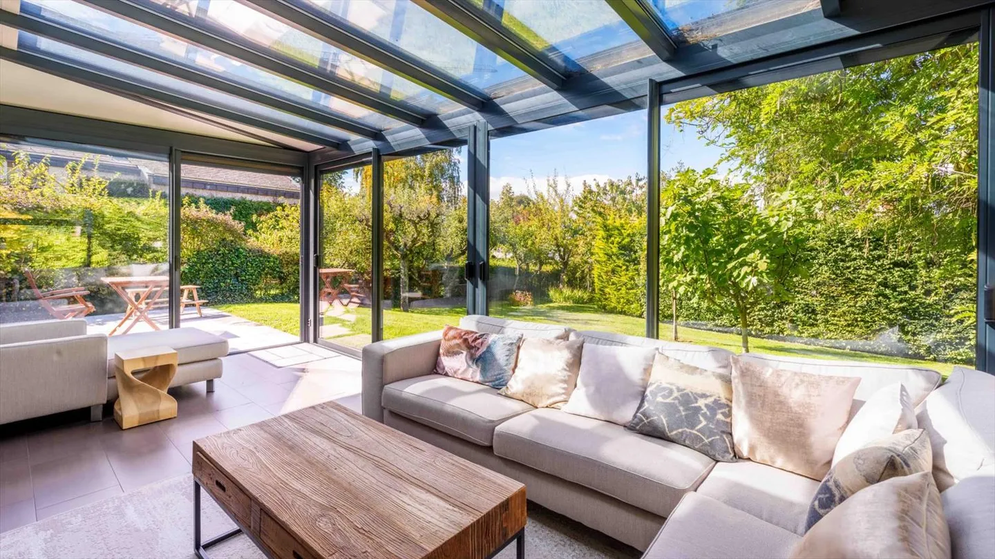 Rive Gauche - Lake in immediate proximity, beautiful villa with garden - Photo 4 of 12