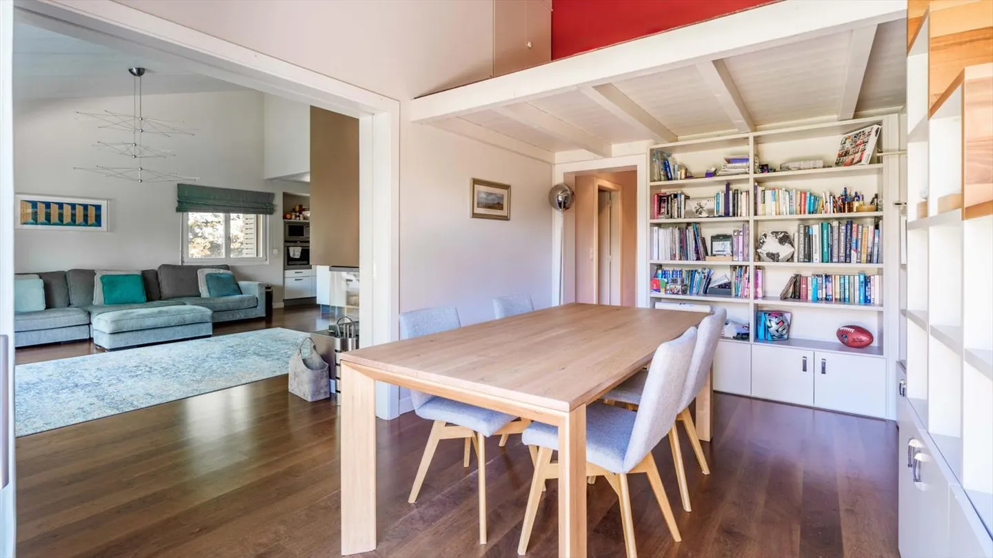 Rive Gauche - Lake in immediate proximity, beautiful villa with garden - Photo 6 of 12