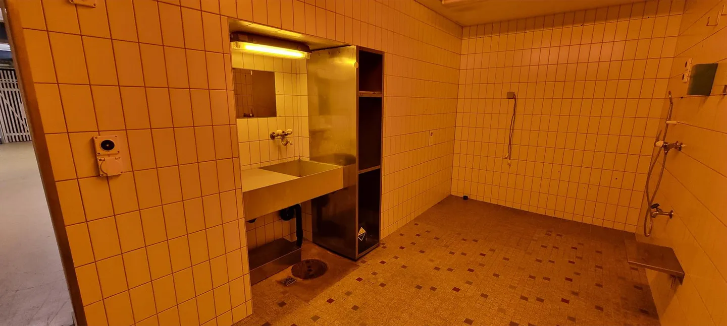 Grandi spazi commerciali ben attrezzati per uso individuale - Foto 22 di 22