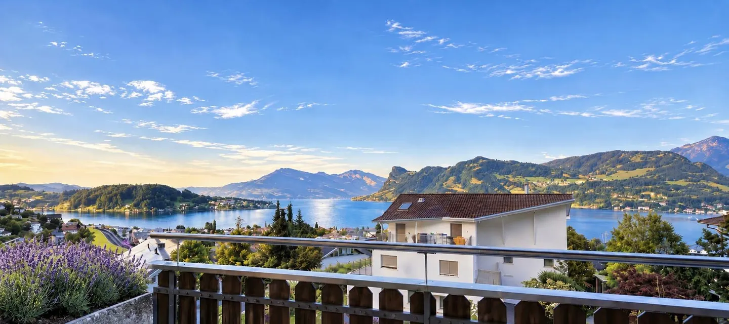 Vivere in modo attraente con vista sul lago e sulle montagne - Foto 1 di 5