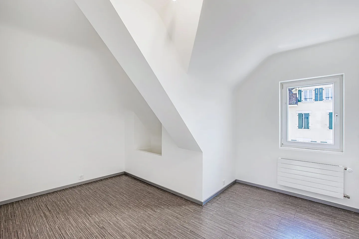 Charmante renovierte 3.5-Zimmer-Wohnung im Dachgeschoss - Foto 9 von 11