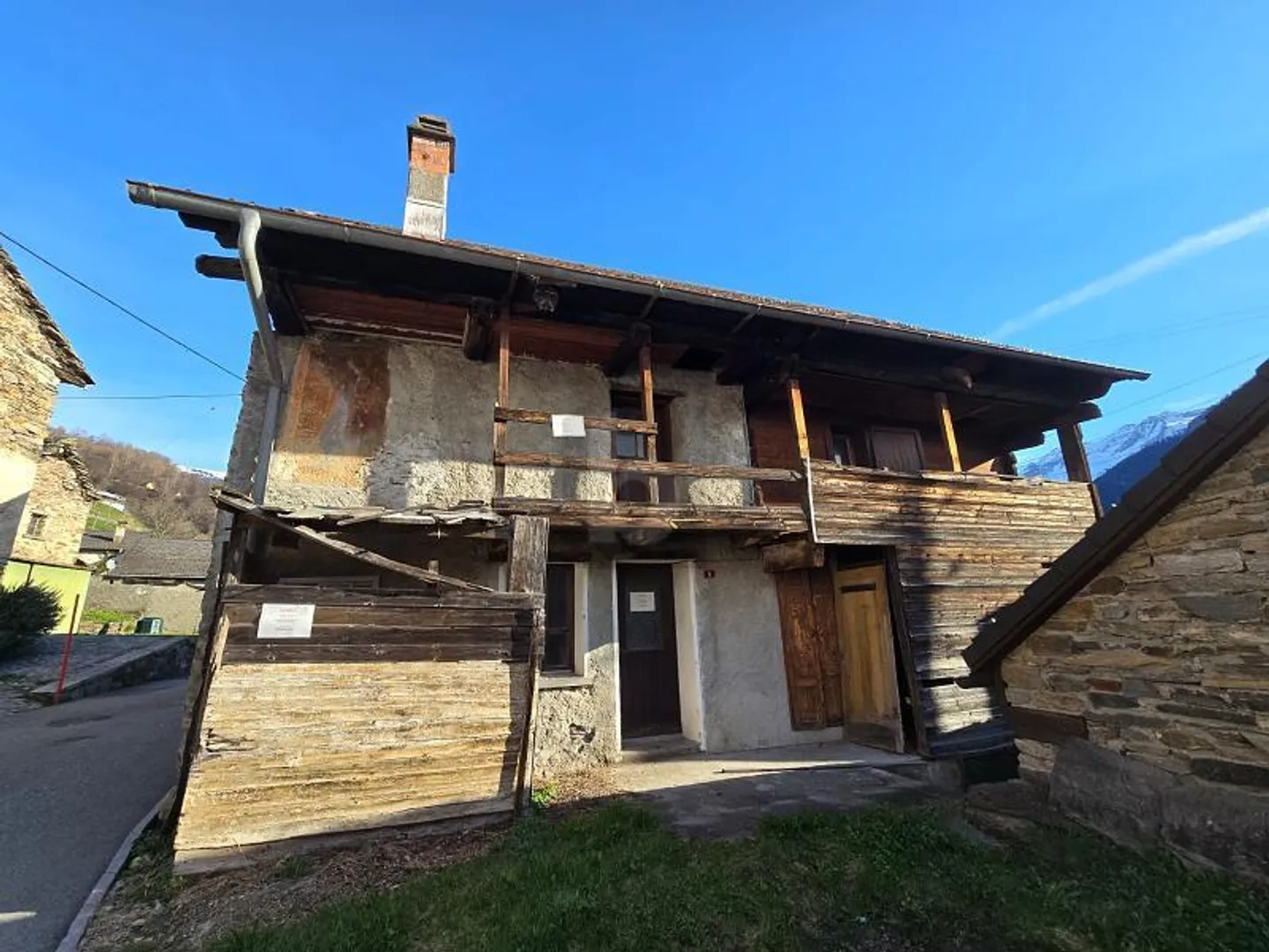 DA RISTRUTTURARE CON PROGETTO APPROVATO - Photo 2 sur 4