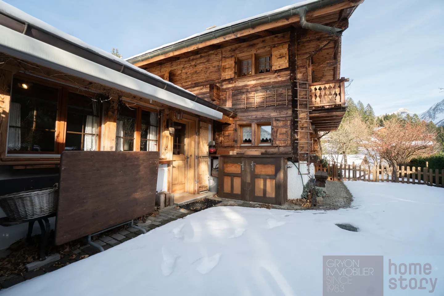 Typical family chalet in Gryon with garden and outbuildings - Photo 5 of 25