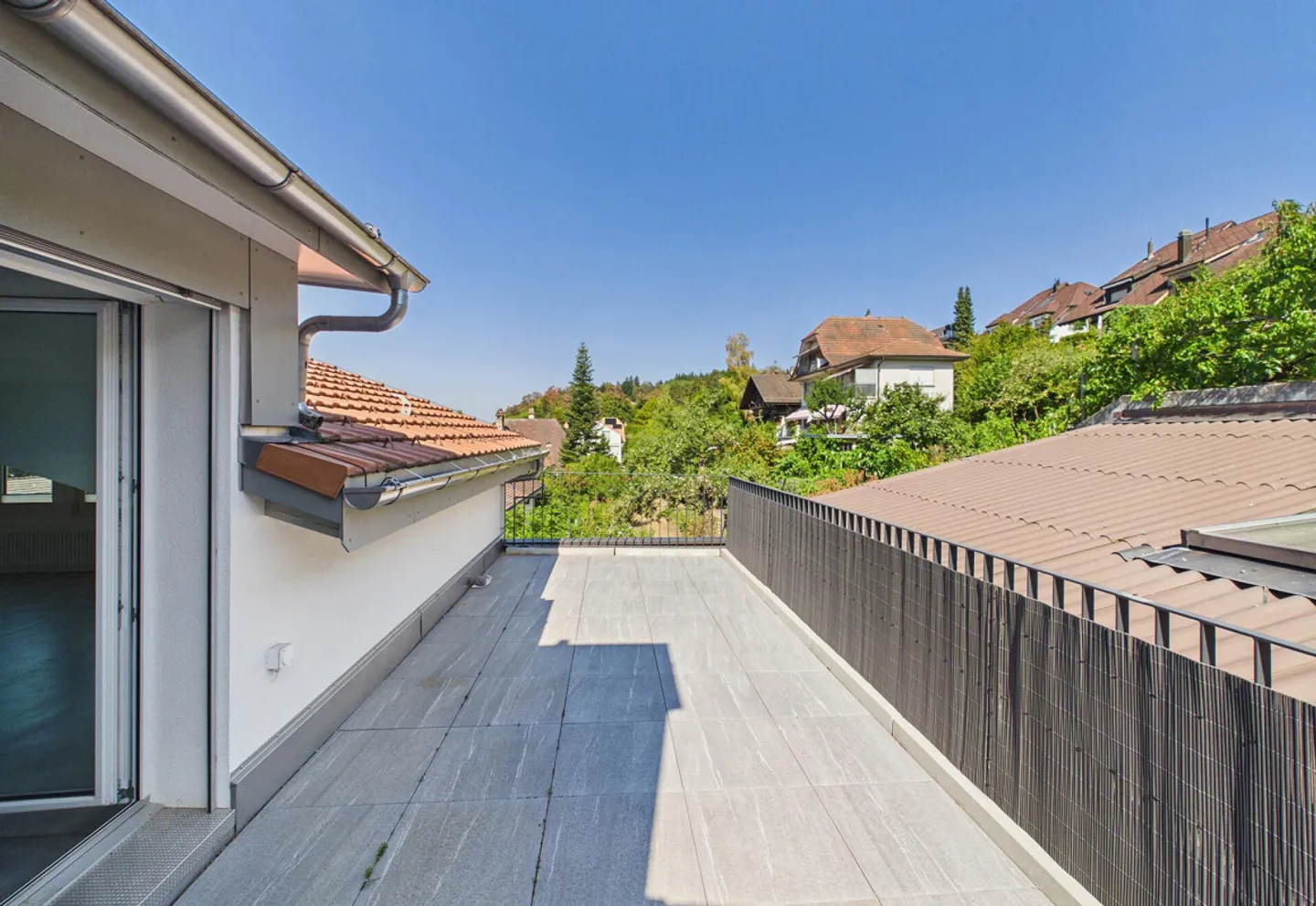 Exklusive Dachwohnung mit Bergsicht und attraktiver Sonnenterrasse - Foto 3 von 14