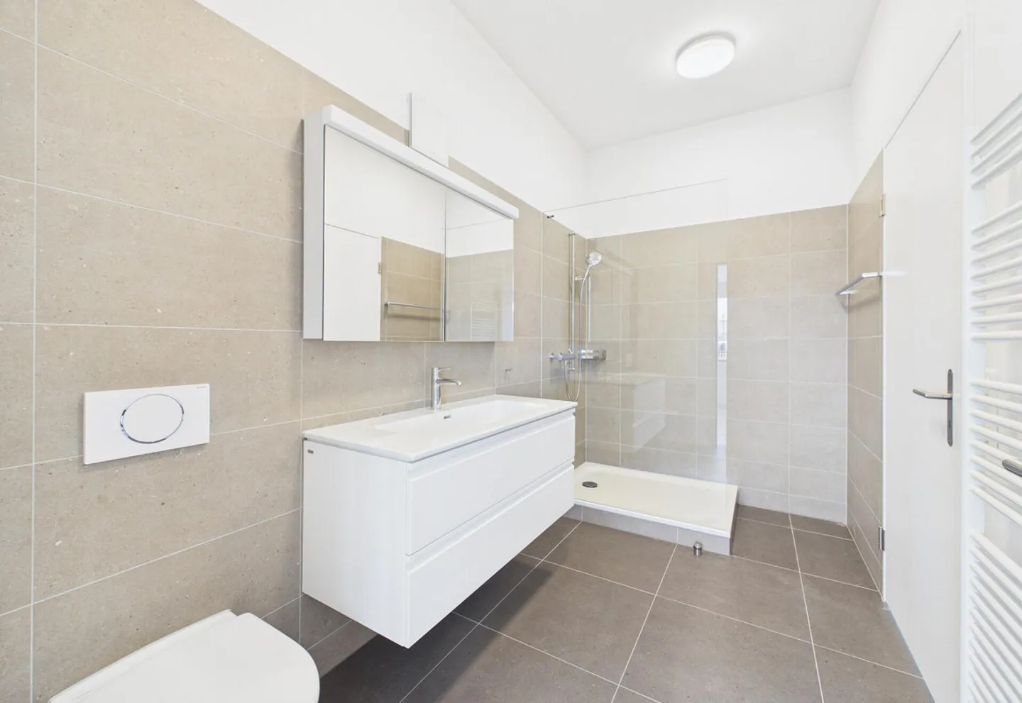 Exklusive Dachwohnung mit Bergsicht und attraktiver Sonnenterrasse - Foto 9 von 14