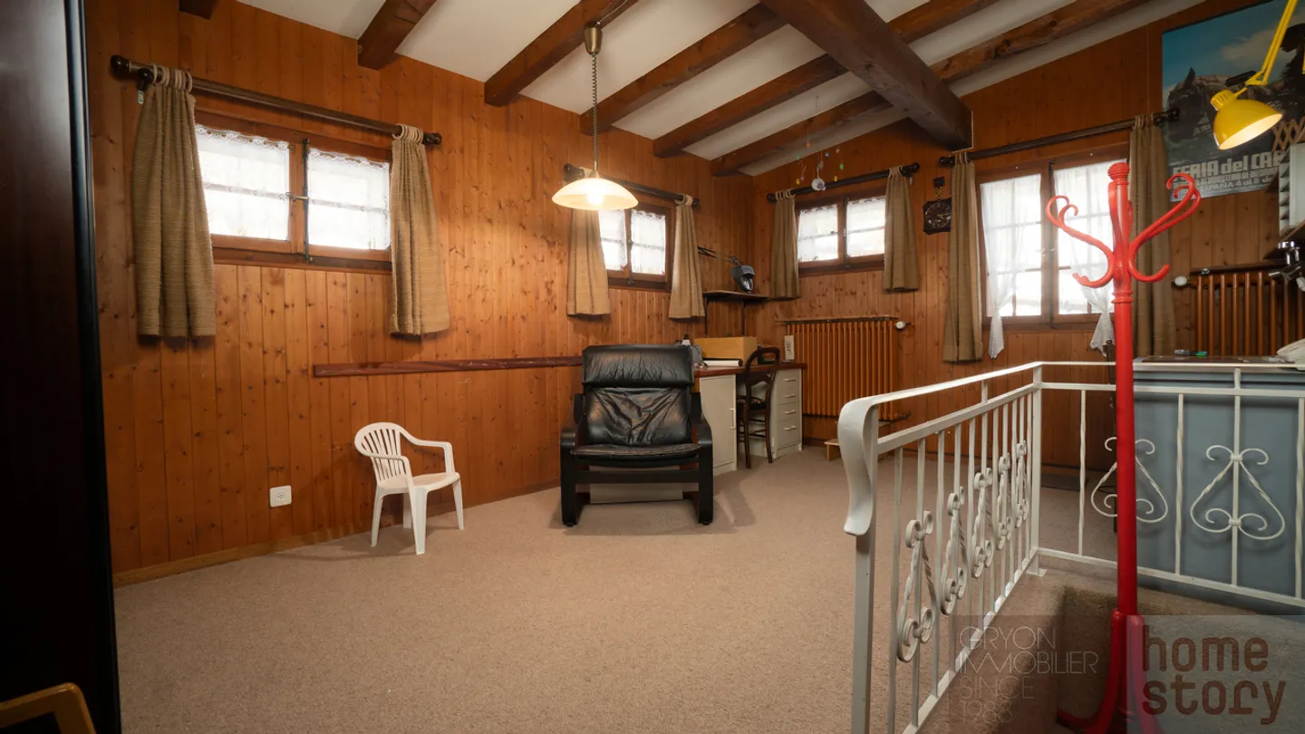 Typical family chalet in Gryon with garden and outbuildings - Photo 9 of 25