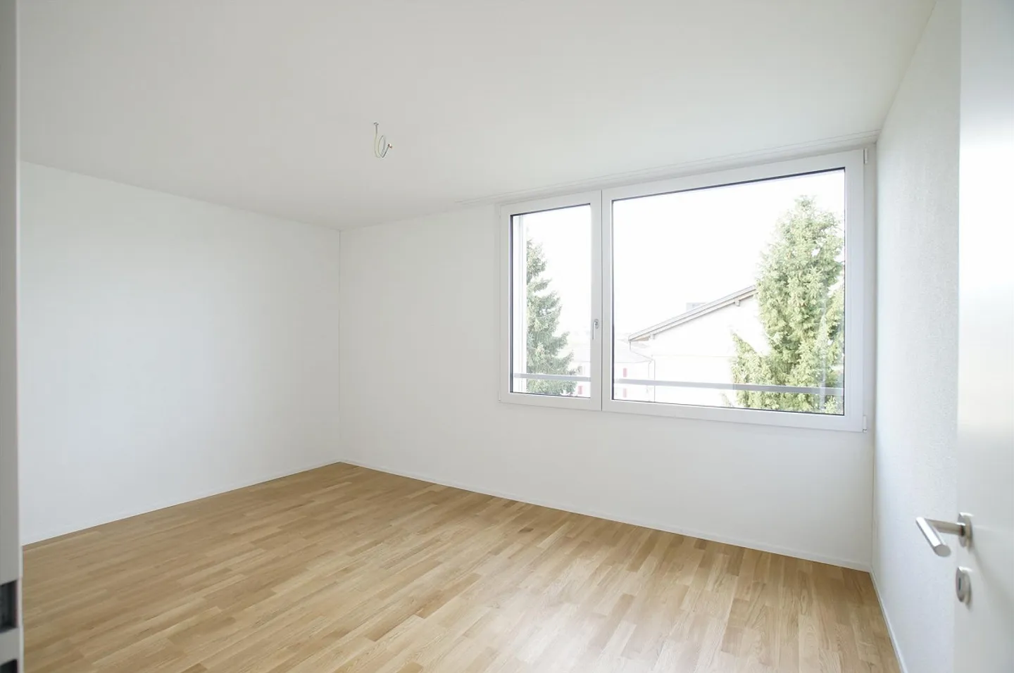 Prima locazione di un appartamento attico di 4,5 stanze dopo l'estensione del tetto - Foto 6 di 10