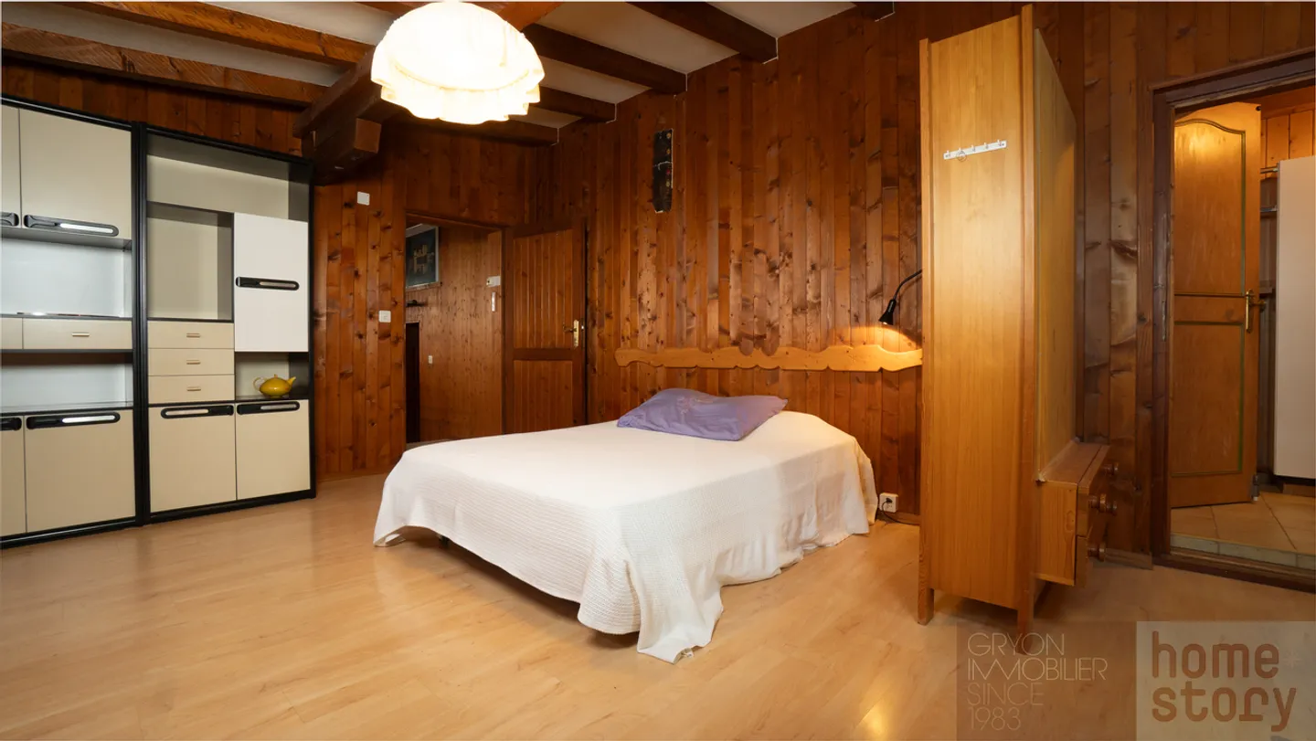 Typical family chalet in Gryon with garden and outbuildings - Photo 12 of 25