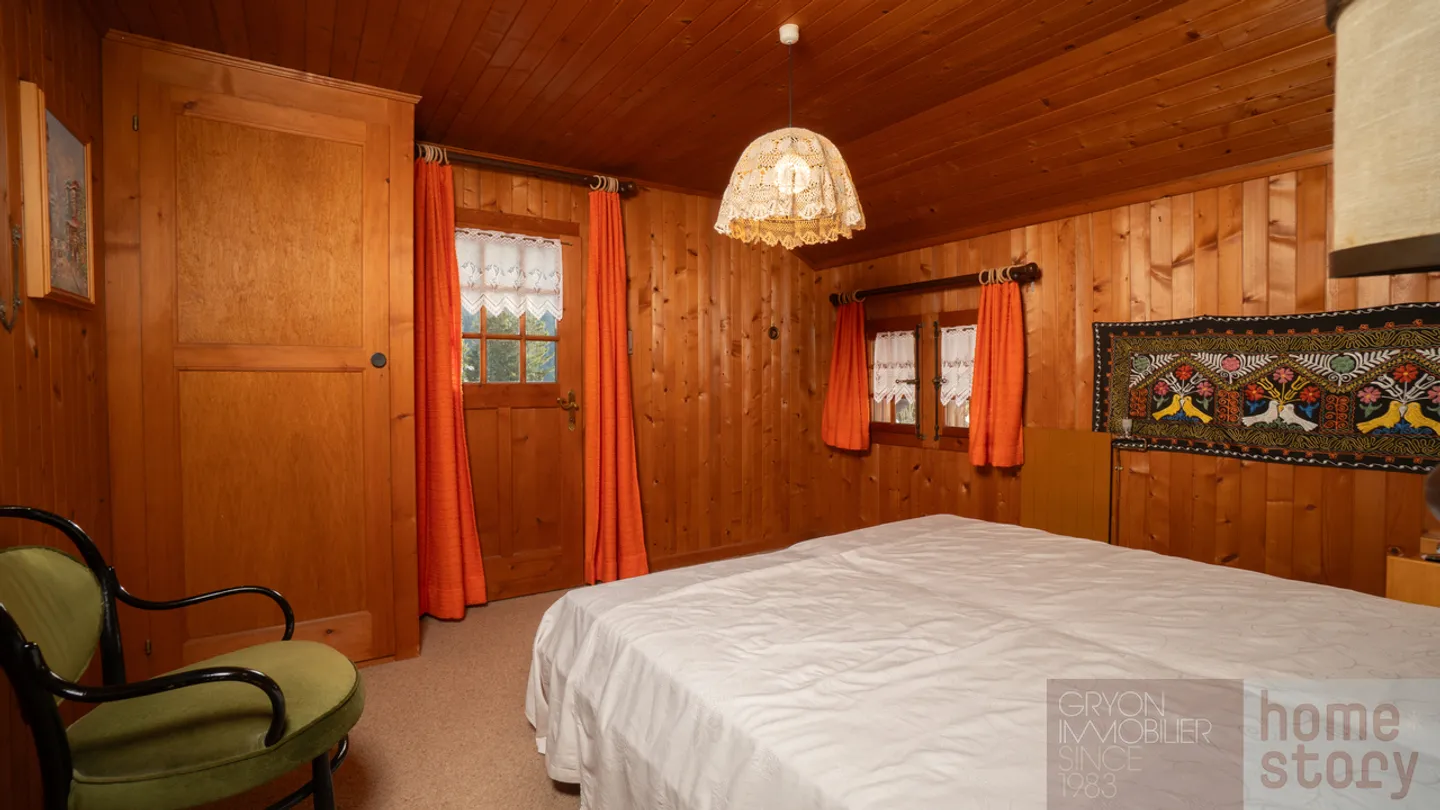 Typical family chalet in Gryon with garden and outbuildings - Photo 16 of 25