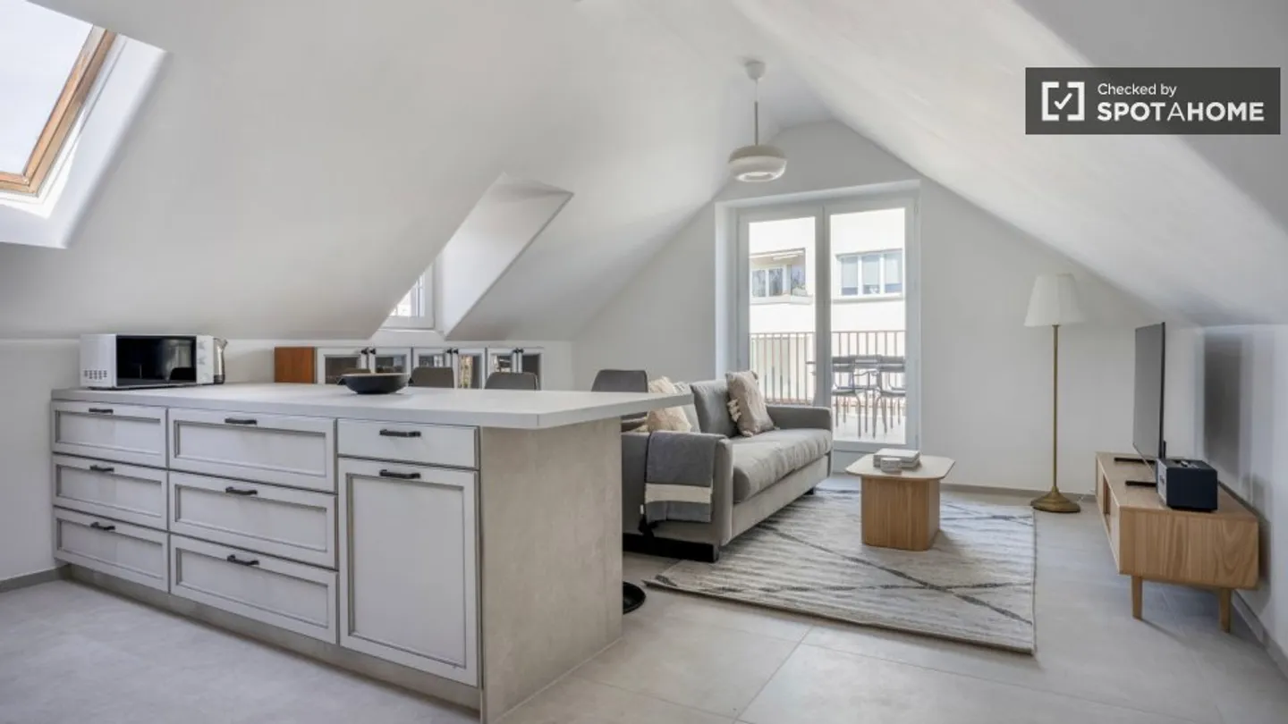 Entdecke, besichtige und miete dein neues Zuhause online mit vollem Vertrauen. - Foto 8 von 18