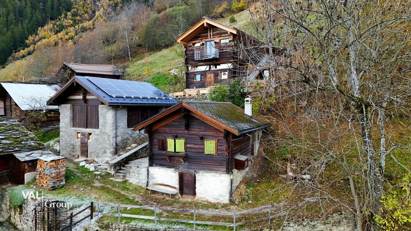 Piccolo chalet con charme - Il tuo progetto di ristrutturazione personale a Blatten vicino a Naters - Foto 2 di 13