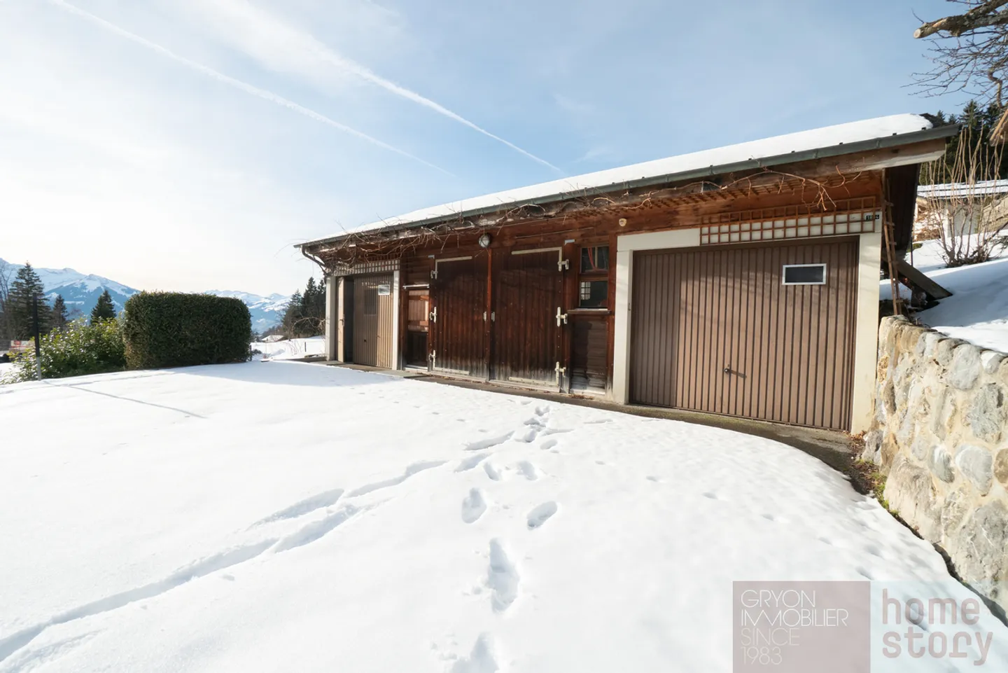 Typical family chalet in Gryon with garden and outbuildings - Photo 19 of 25