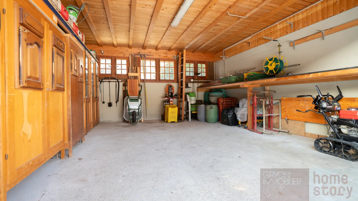 Typical family chalet in Gryon with garden and outbuildings - Photo 23 of 25