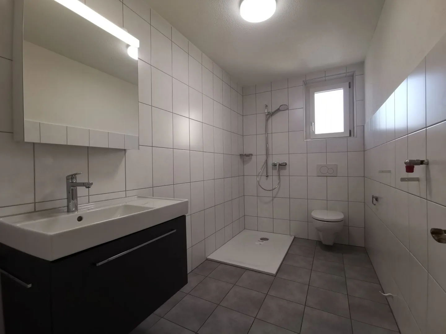 Opportunité : Propriété résidentielle et commerciale avec un potentiel d'utilisation polyvalent au centre de Schöftland - Photo 3 sur 52