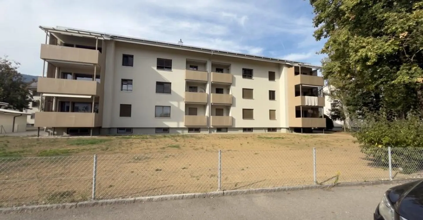 Fully renovated 3.5-room apartment on the ground floor - Photo 1 of 7