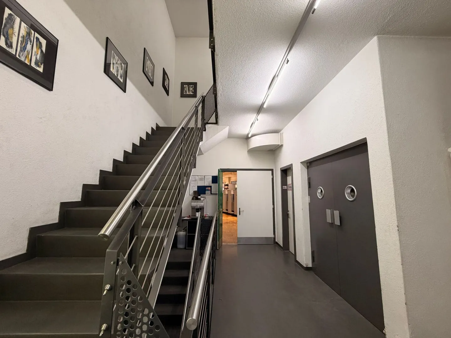 Opportunité : Propriété résidentielle et commerciale avec un potentiel d'utilisation polyvalent au centre de Schöftland - Photo 17 sur 52