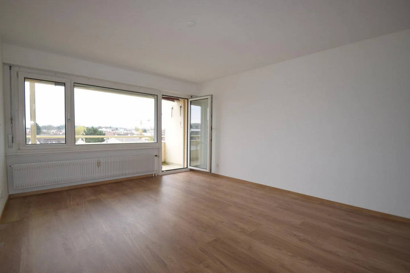 Appartement rénové de 4,5 pièces au centre de Zollikofen - Photo 1 sur 13