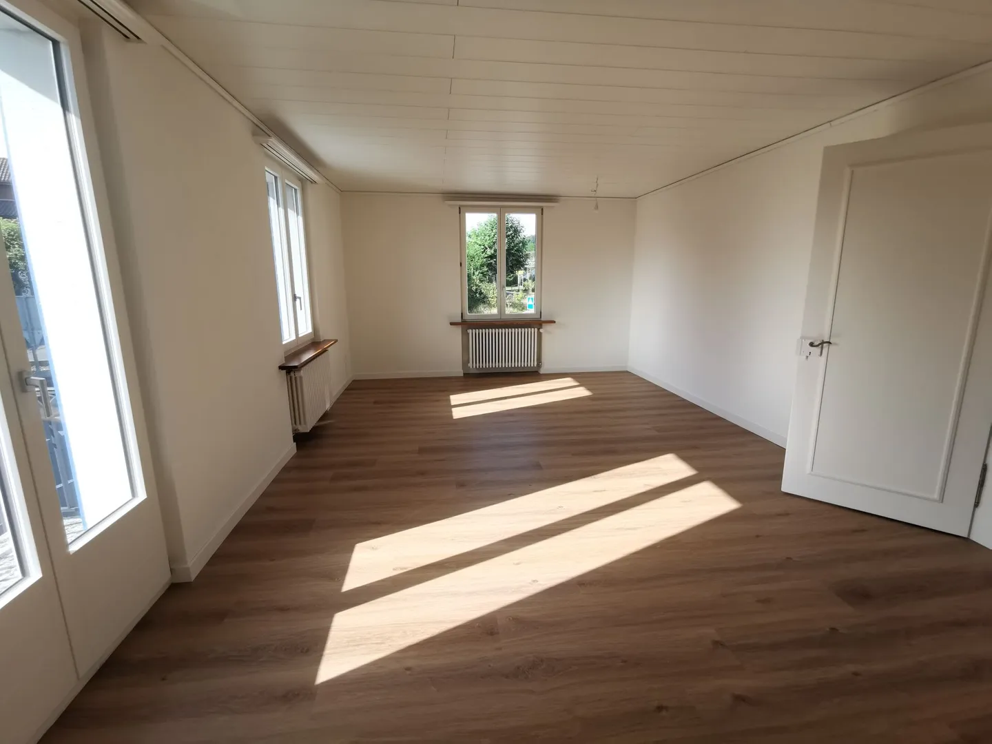 Opportunité : Propriété résidentielle et commerciale avec un potentiel d'utilisation polyvalent au centre de Schöftland - Photo 8 sur 52