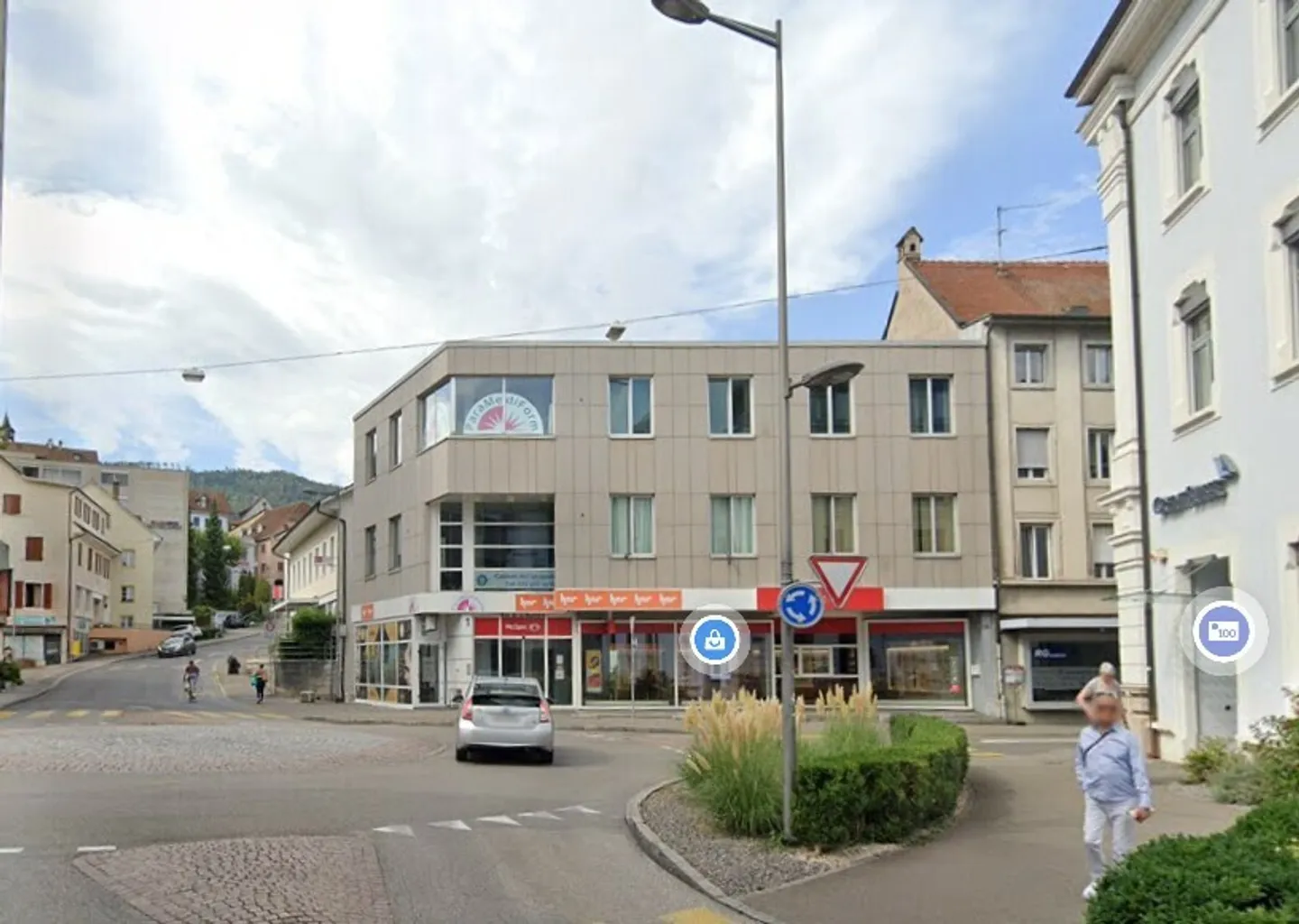 Commercial building in downtown - Photo 1 of 10
