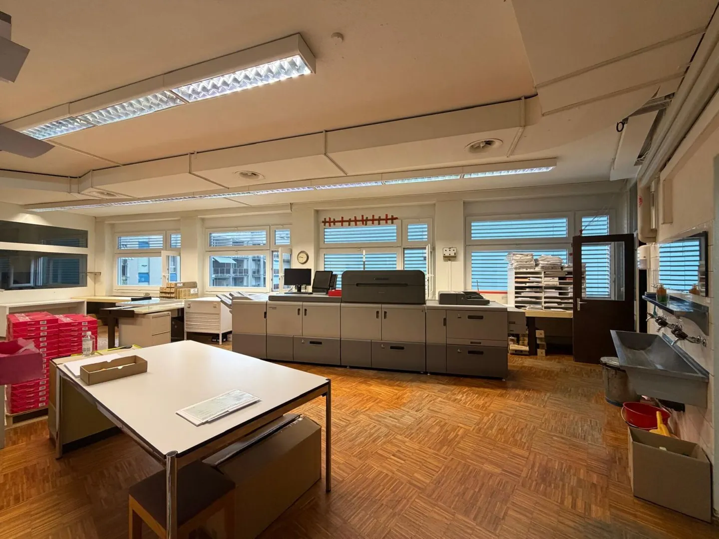 Opportunité : Propriété résidentielle et commerciale avec un potentiel d'utilisation polyvalent au centre de Schöftland - Photo 25 sur 52