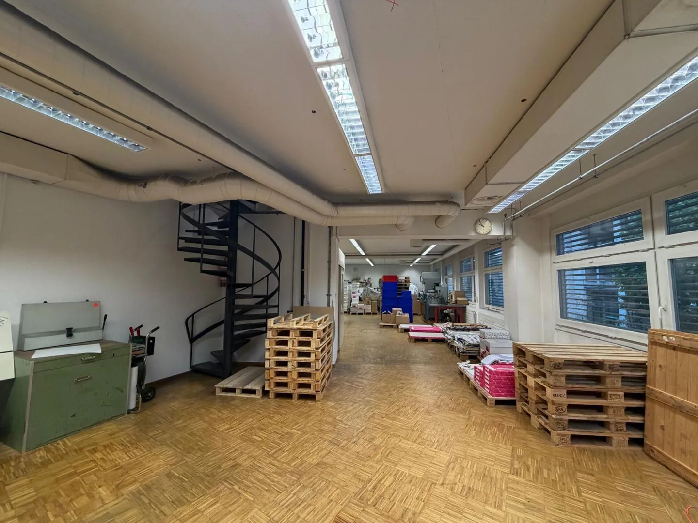 Opportunité : Propriété résidentielle et commerciale avec un potentiel d'utilisation polyvalent au centre de Schöftland - Photo 33 sur 52