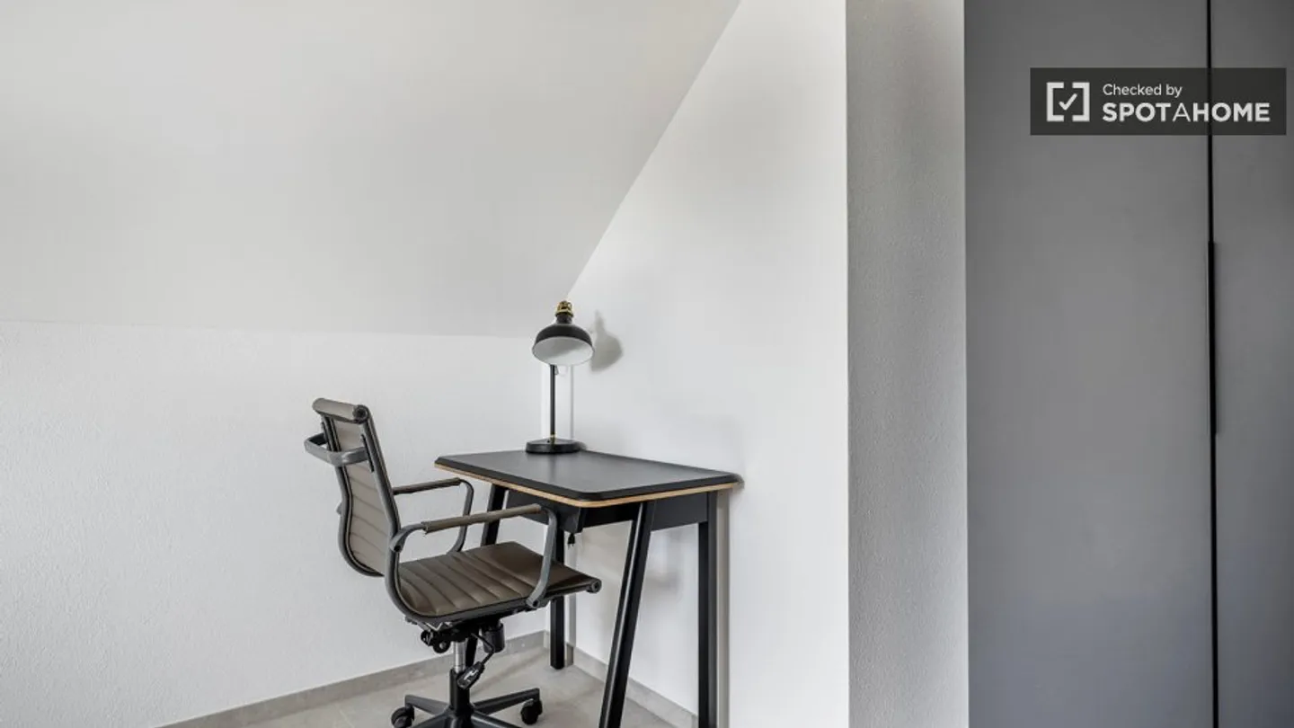 Entdecke, besichtige und miete dein neues Zuhause online mit vollem Vertrauen. - Foto 13 von 18