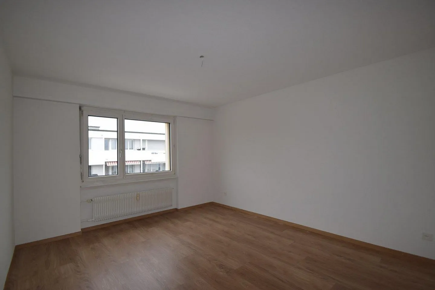 Appartement rénové de 4,5 pièces au centre de Zollikofen - Photo 8 sur 13