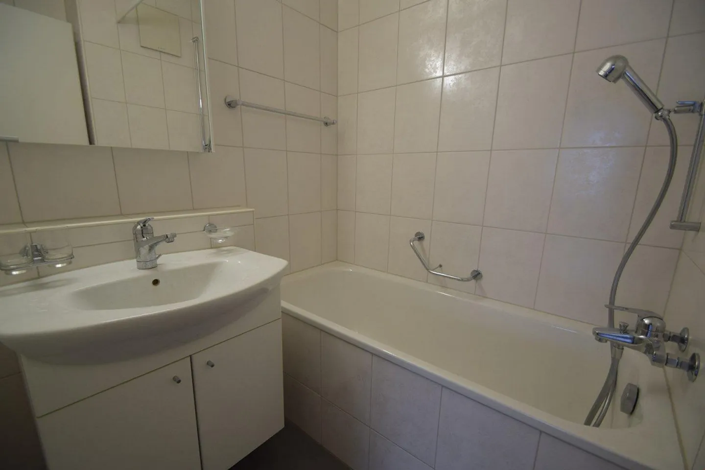 Appartement rénové de 4,5 pièces au centre de Zollikofen - Photo 10 sur 13