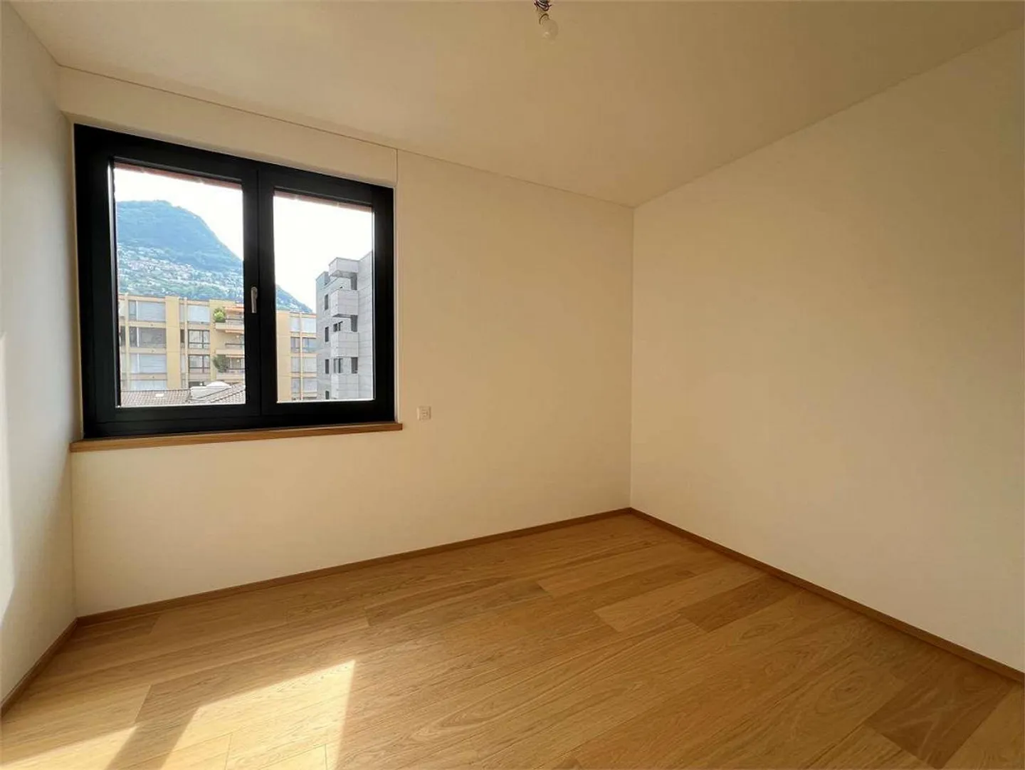 Lugano penthouse 5.5 pièces avec terrasse - Photo 10 sur 13