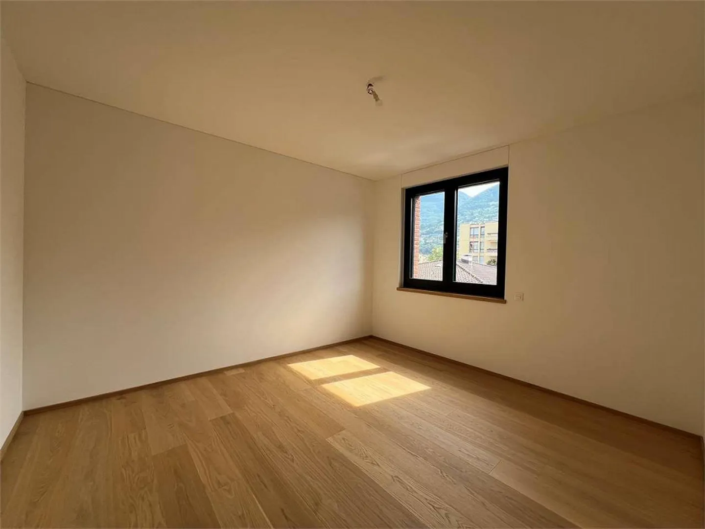 Lugano penthouse 5.5 pièces avec terrasse - Photo 12 sur 13