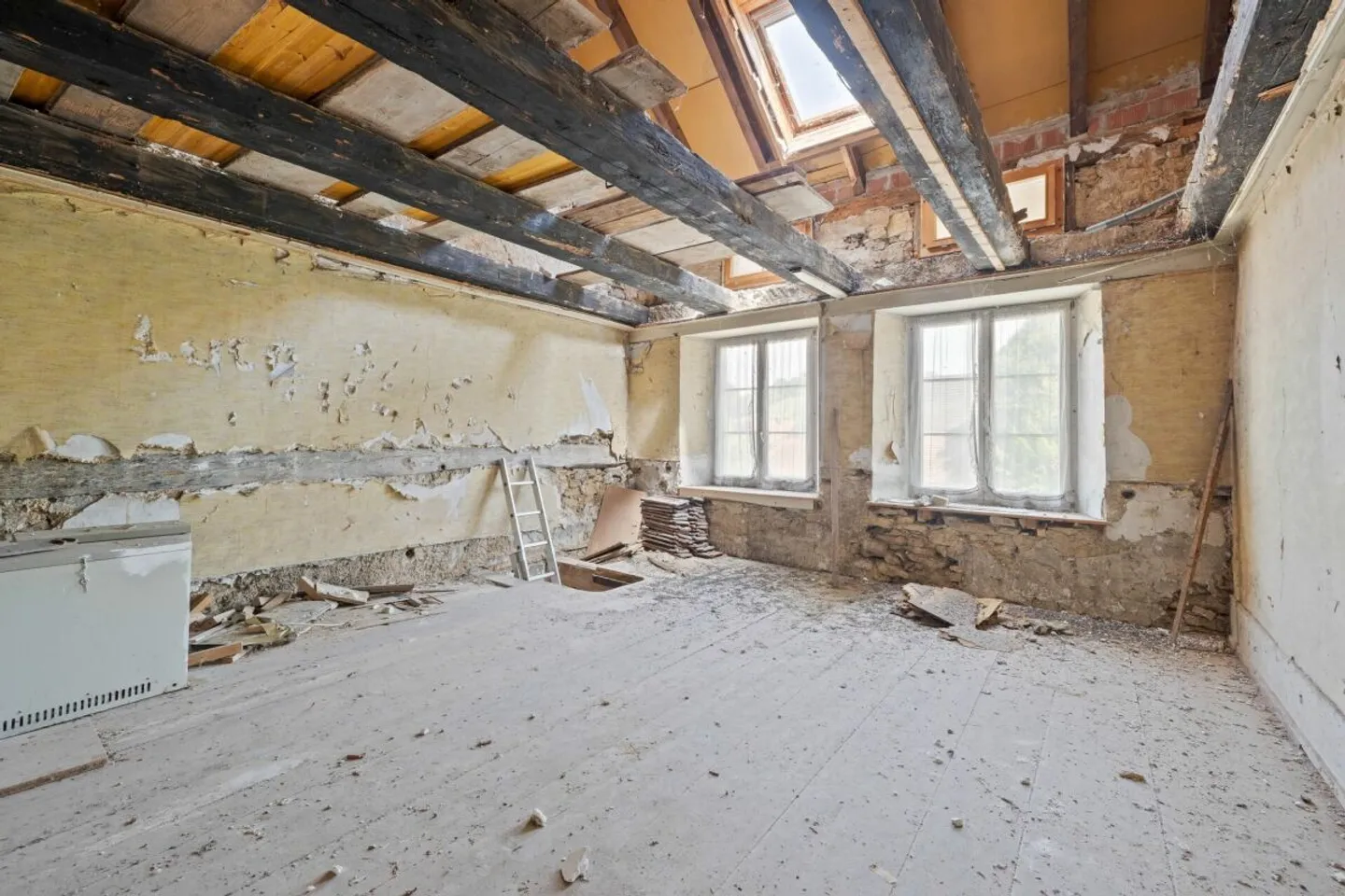 Edificio residenziale ed economico nel centro del villaggio da risvegliare - Foto 7 di 15