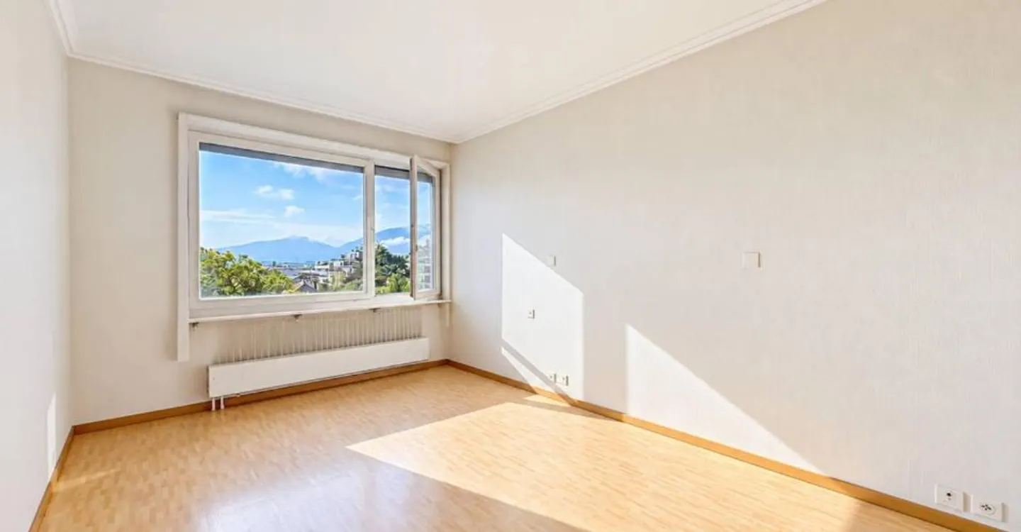 Grand Appartement 4 Pièces - Photo 3 sur 5