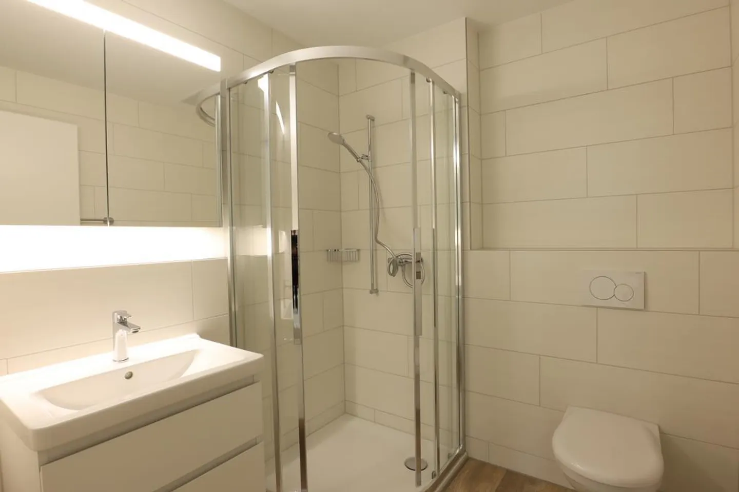 Grosszügige Wohnung mit Balkon - Foto 4 von 10