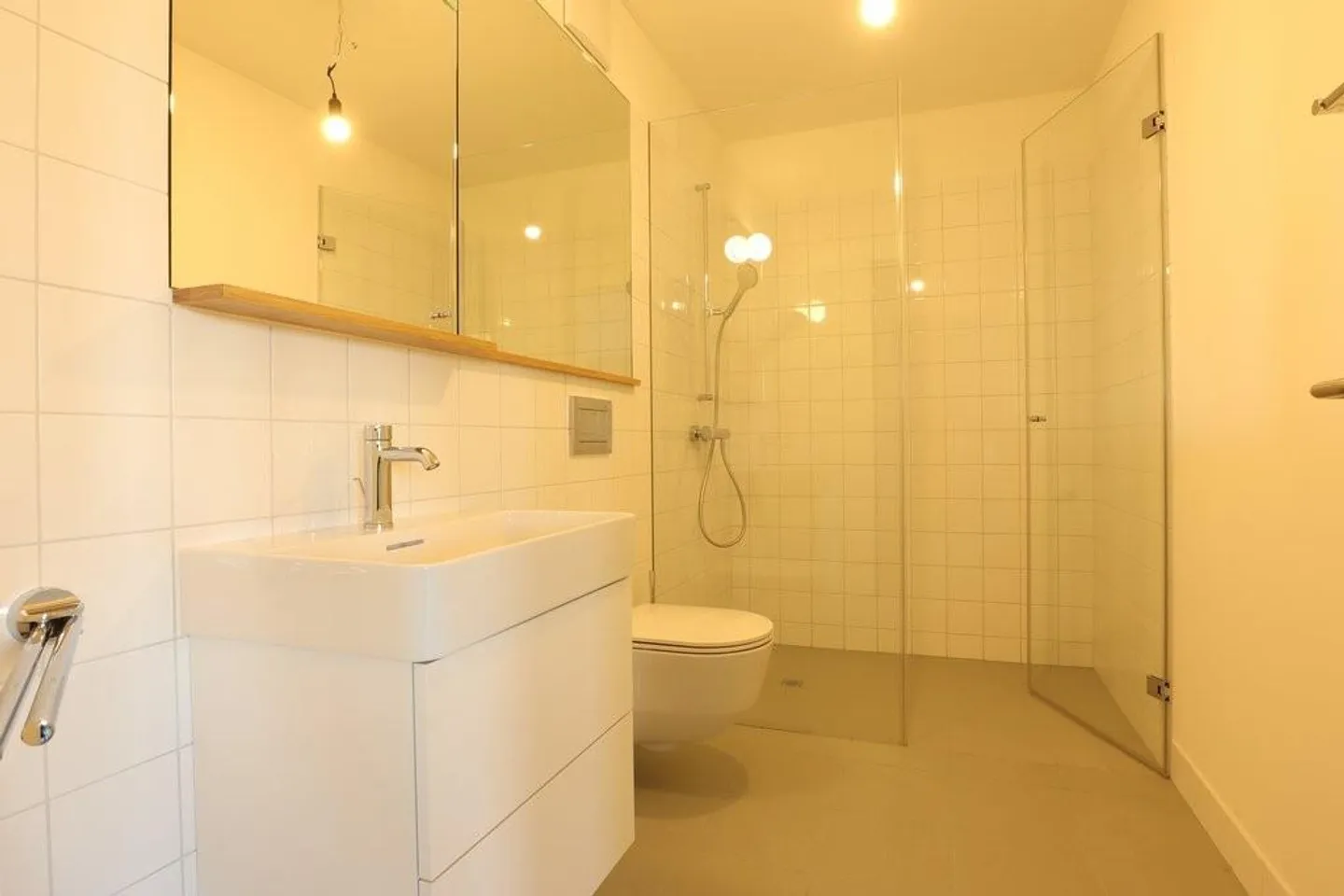 Moderne Wohnung mit grosser Küche - Foto 4 von 7