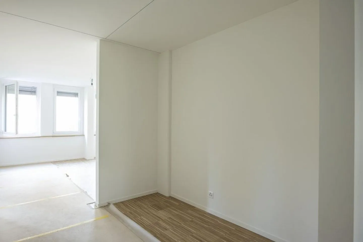 Moderne Wohnung mit grosser Küche - Foto 6 von 7