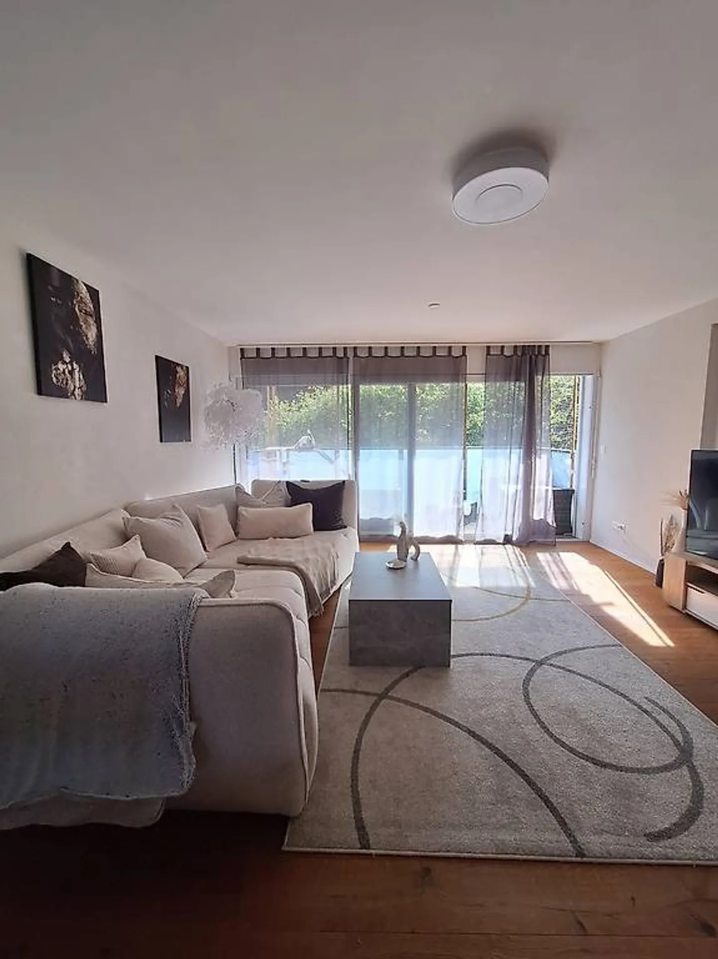 Assunzione del contratto di affitto di un bel appartamento di 3,5 stanze - Foto 1 di 5