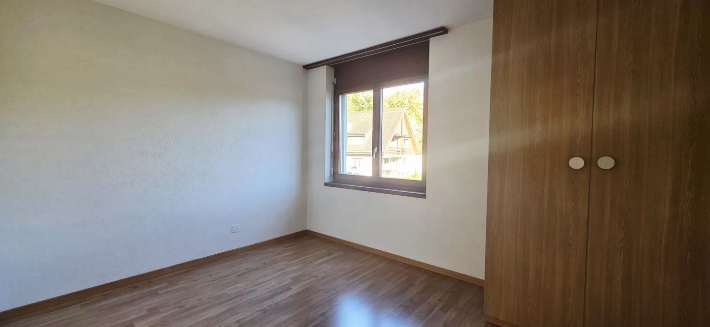 Spacious and bright 4.5 room apartment with cellar and attic compartment, as well as a garage box included in the price in Küttigen. - Photo 8 of 13