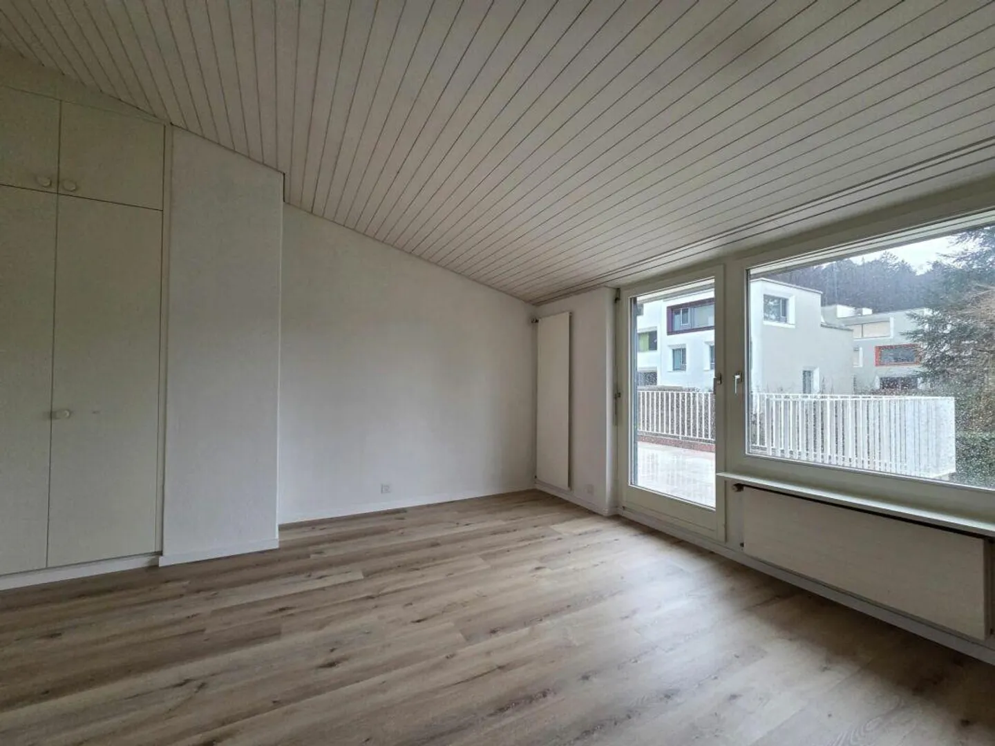 Grosszügiges Eckhaus mit Garten - Foto 6 von 14