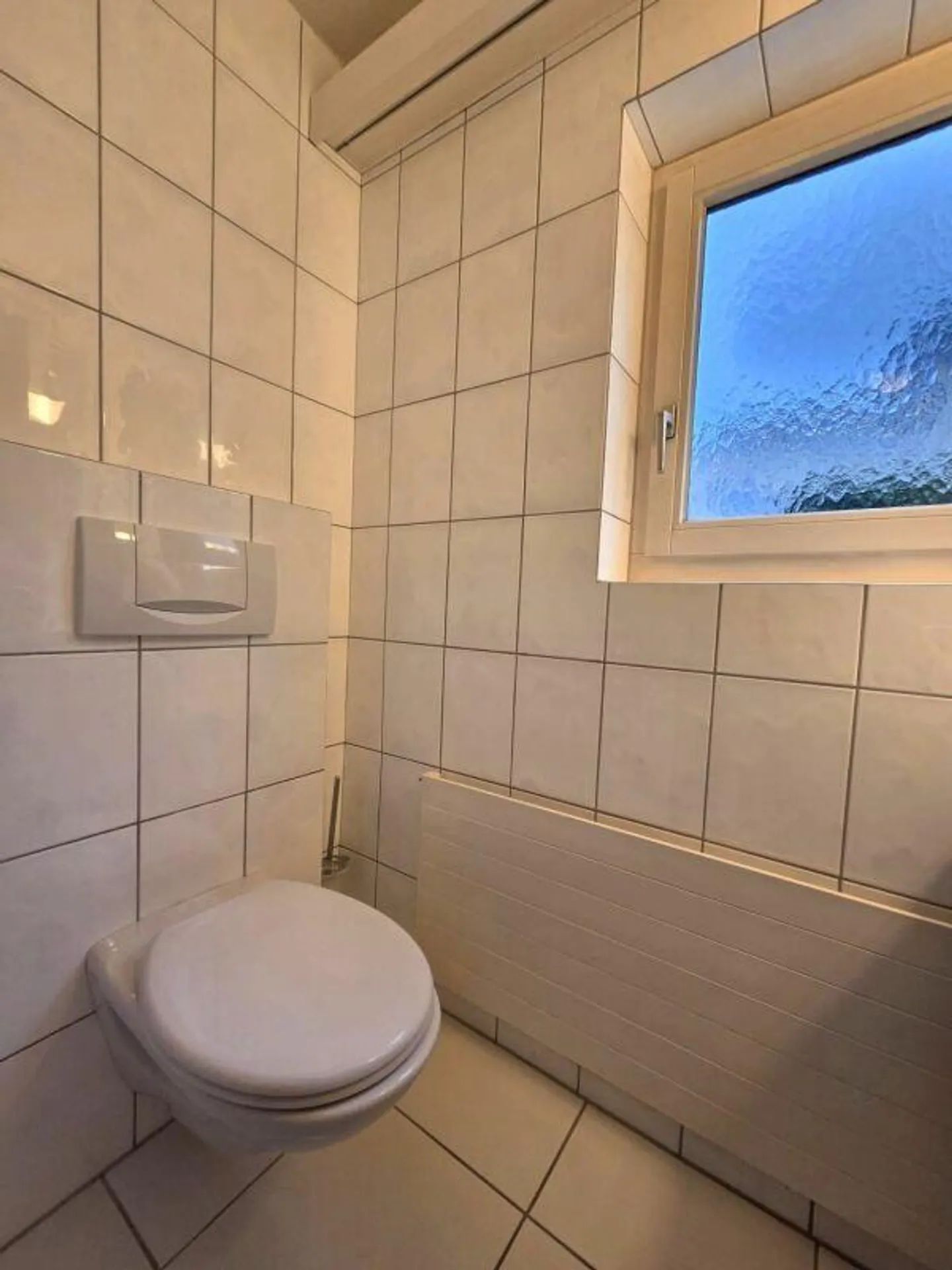 Grosszügiges Eckhaus mit Garten - Foto 9 von 14