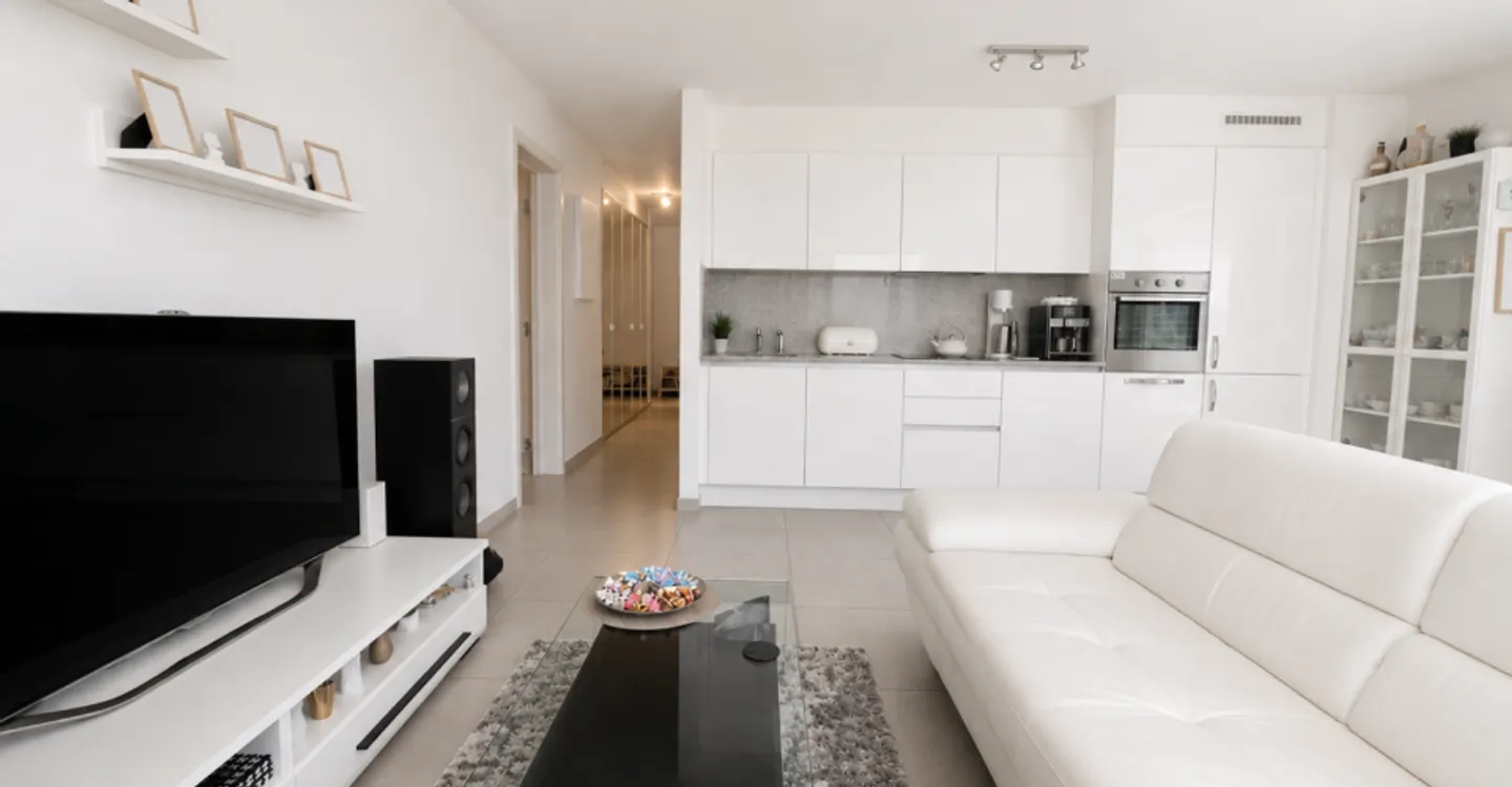 Modern Garden Apartment in Manno - Photo 3 of 10