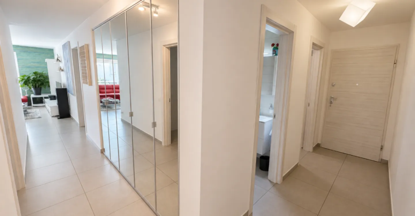 Modern Garden Apartment in Manno - Photo 6 of 10