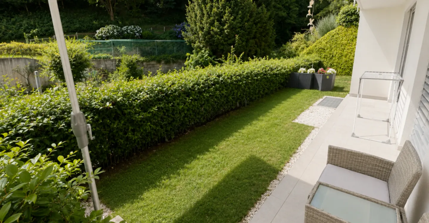 Modern Garden Apartment in Manno - Photo 7 of 10
