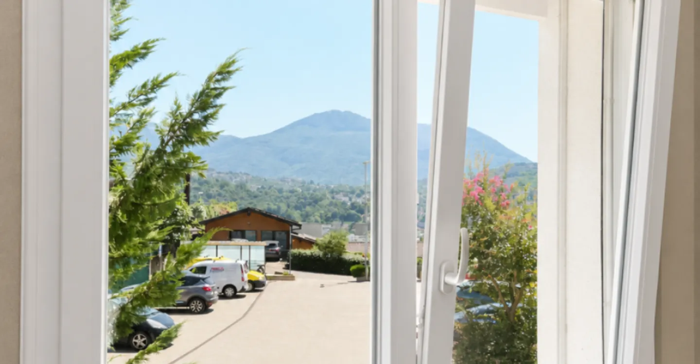 Modern Garden Apartment in Manno - Photo 10 of 10